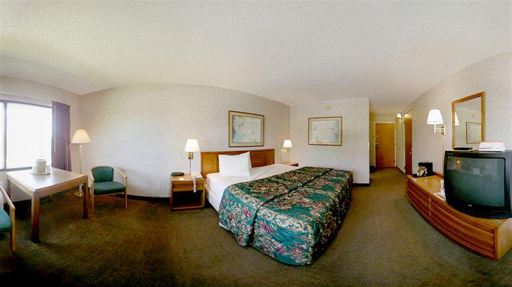Ramada By Wyndham Asheville Southeast Exterior foto