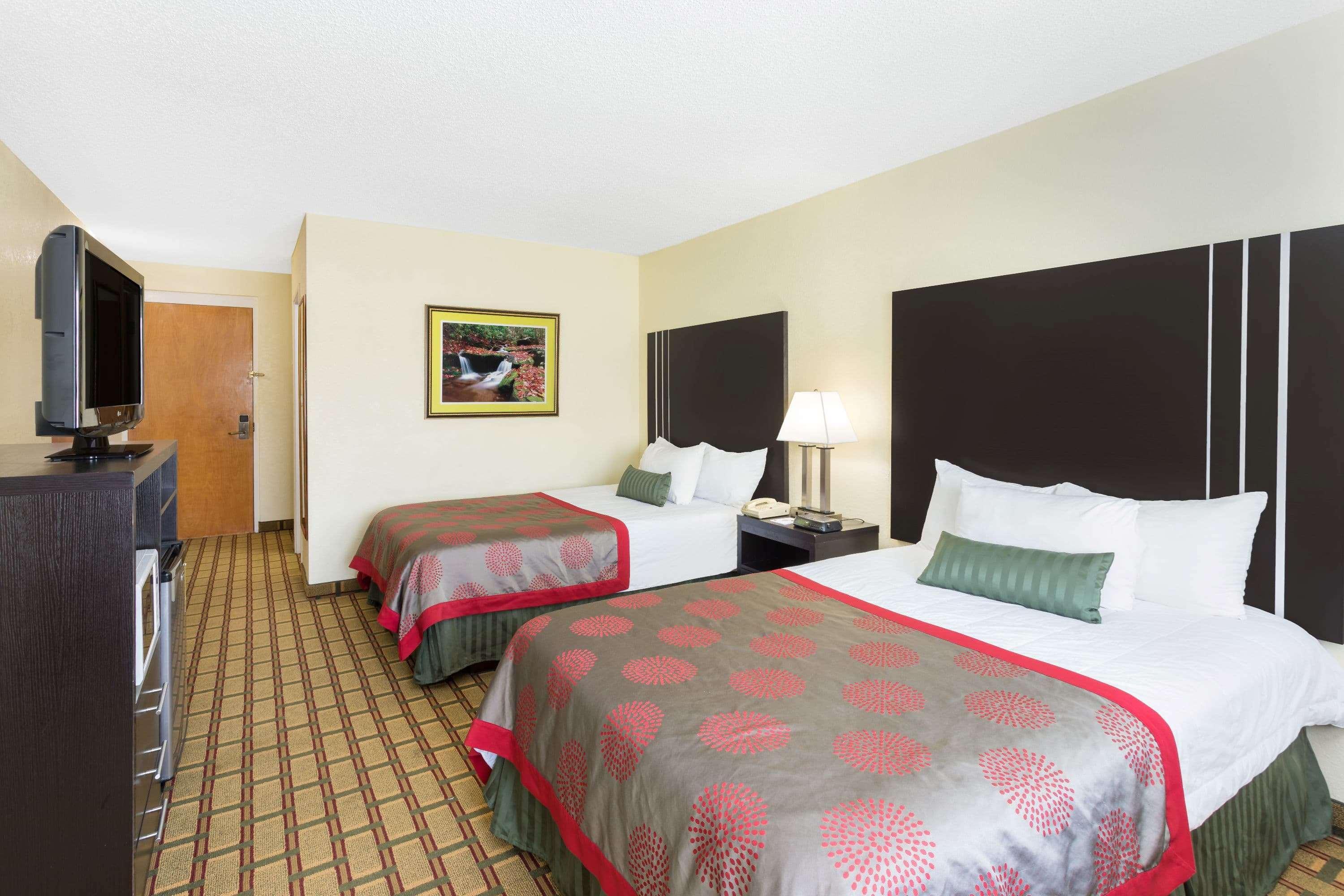 Ramada By Wyndham Asheville Southeast Exterior foto