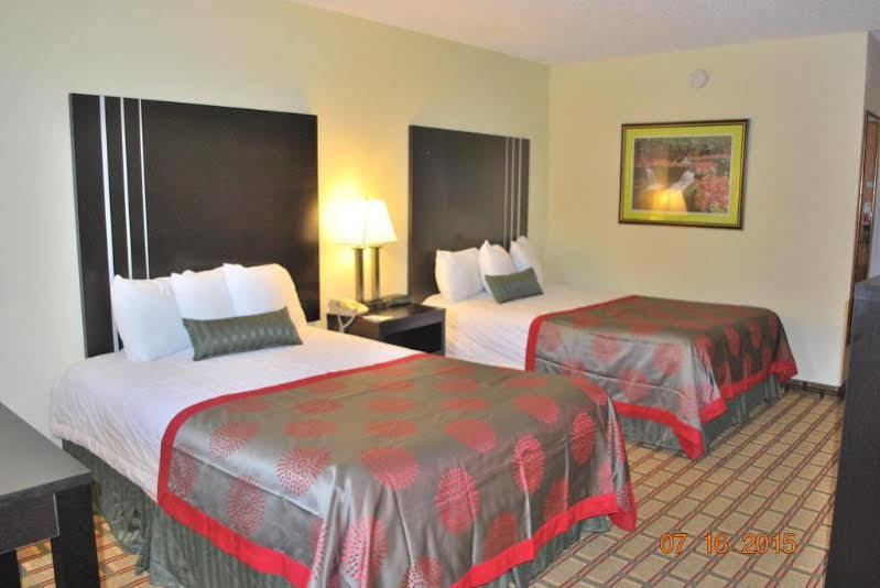 Ramada By Wyndham Asheville Southeast Exterior foto
