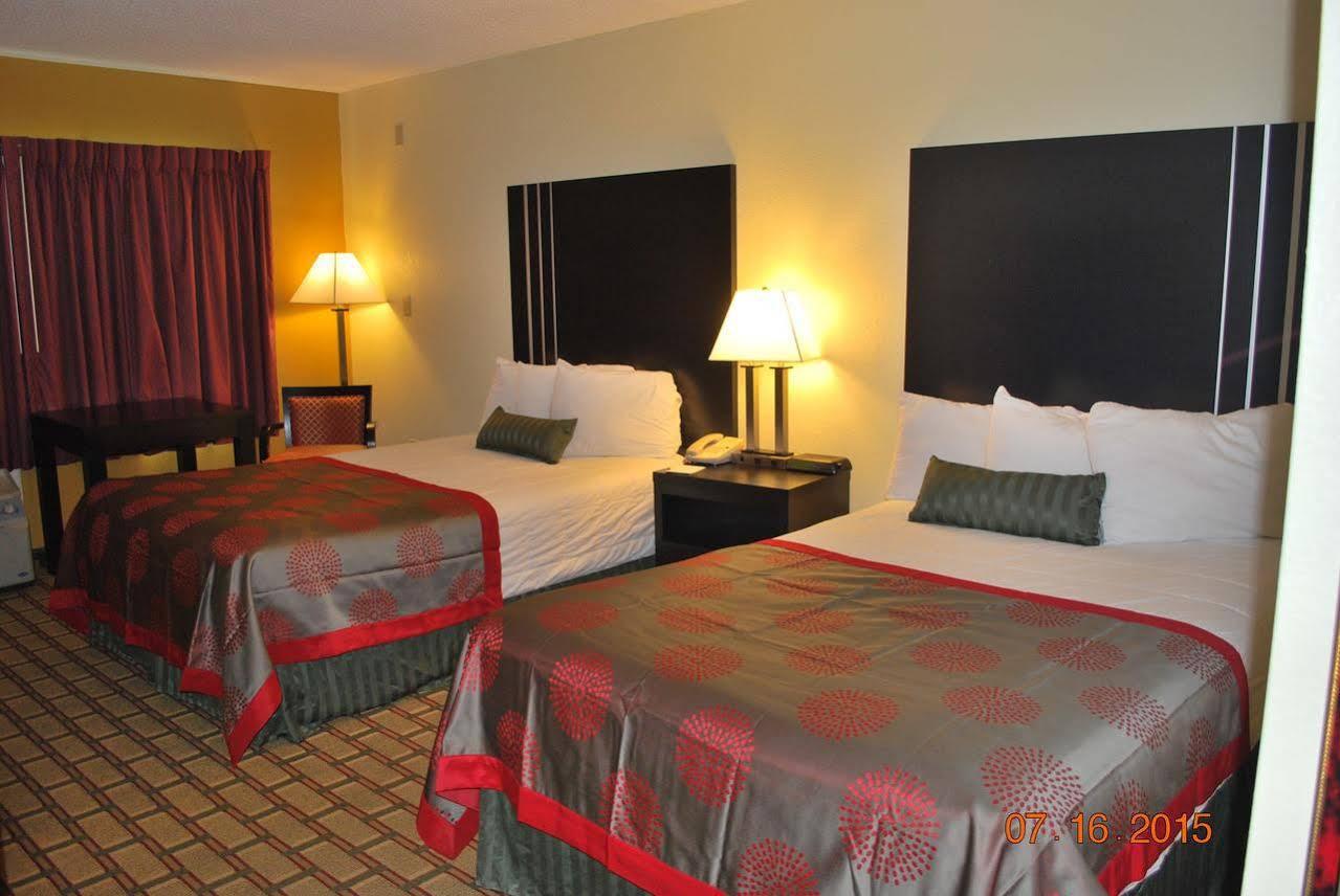 Ramada By Wyndham Asheville Southeast Exterior foto